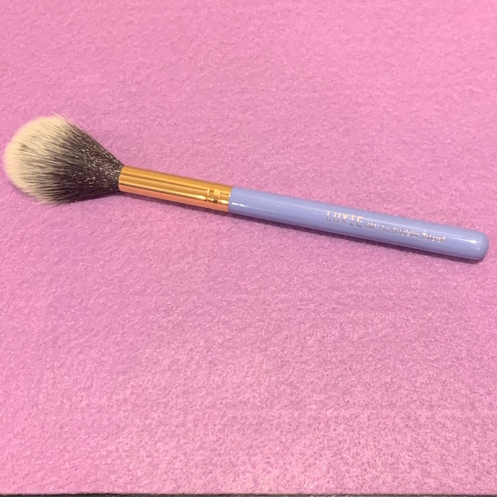 Makeup brush